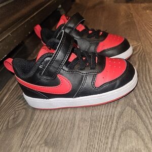 Toddler Nike Court Borough Low 2,  Size 8c, Red and Black